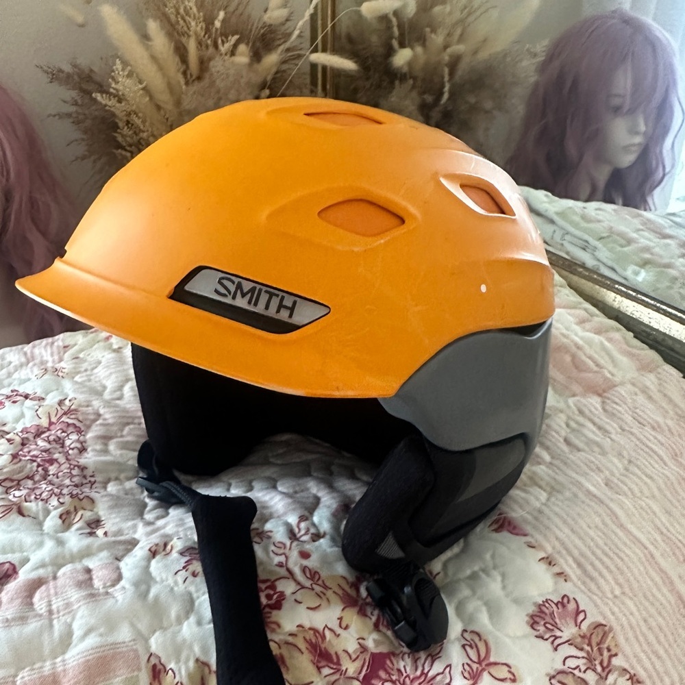 SMITH Orange and Gray Sports Hat Sleek Design